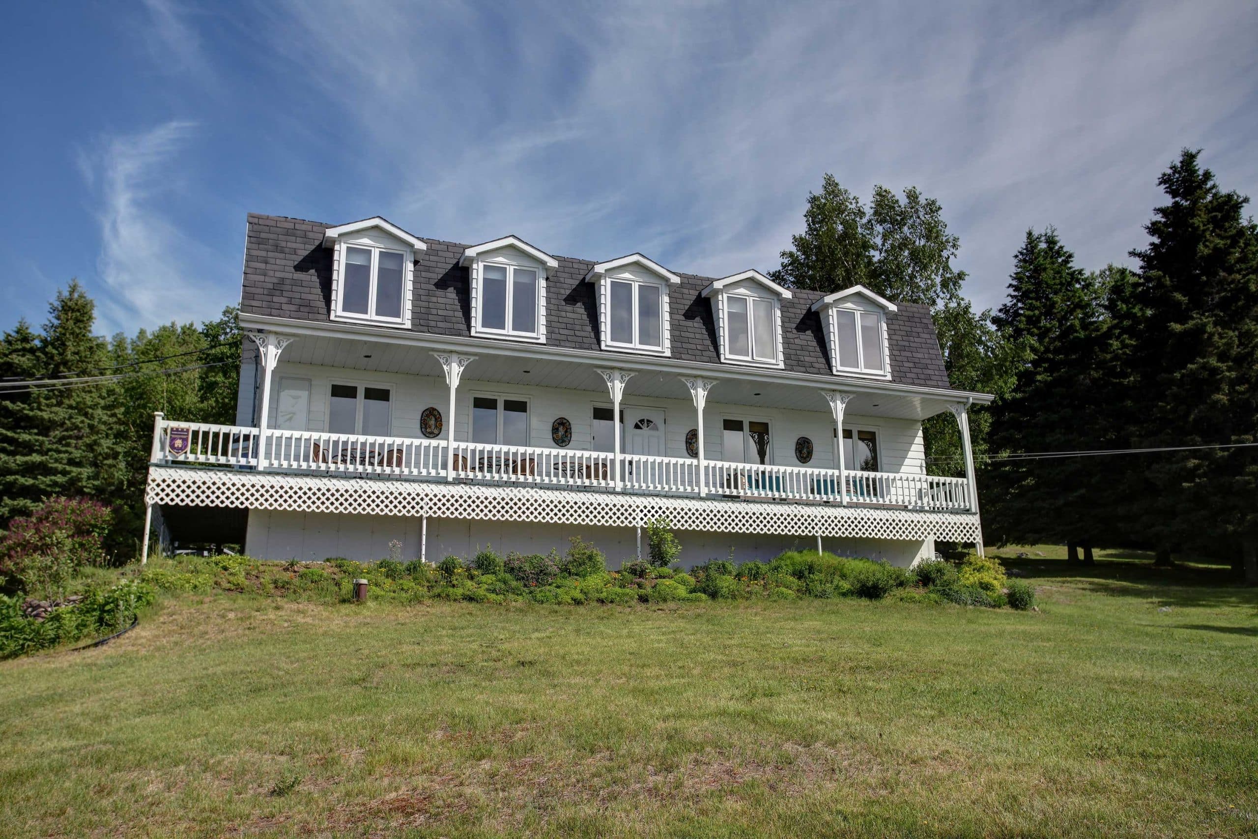 Maison à louer, vue fleuve, Charlevoix, Maison aux Lucarnes